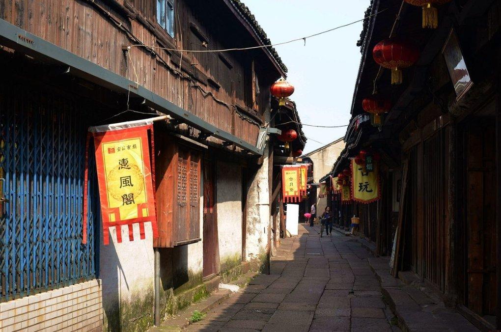 人气模特杨晨晨时尚包臀裙写真美照